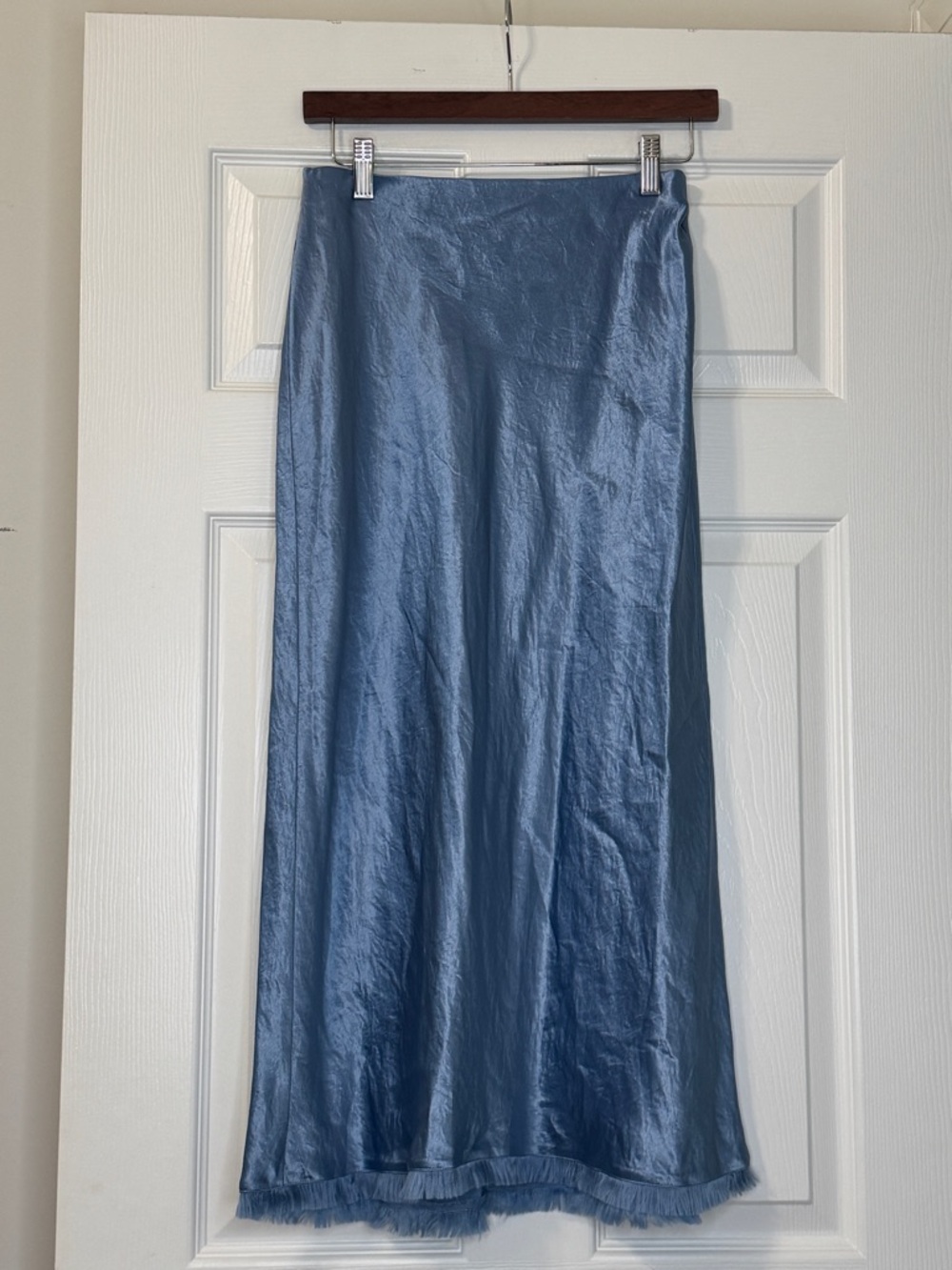 Vince blue midi satin skirt with frayed trim - Picture 7 of 10